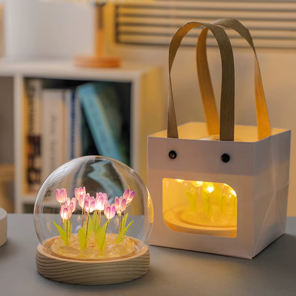 Mini Lampe de Bureau Boule en Verre avec des Tulipes