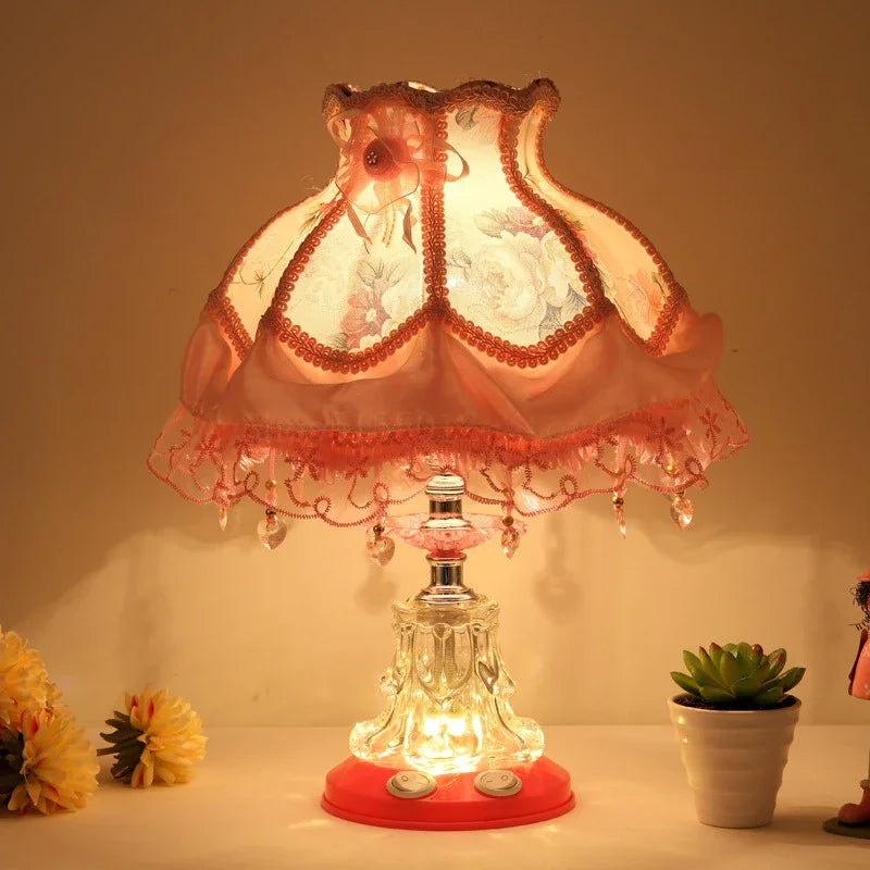 Lampe de chevet Baroque Fille - Opale