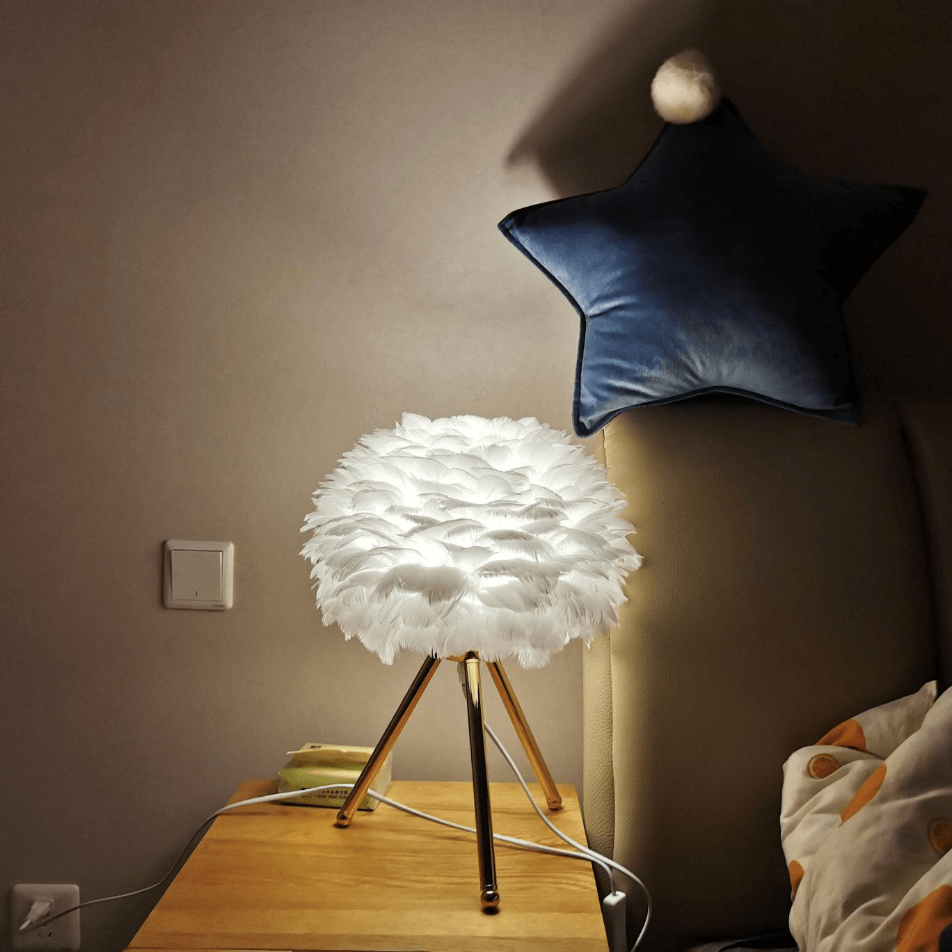 Lampe de chevet en Plumes de Cygne - Opale