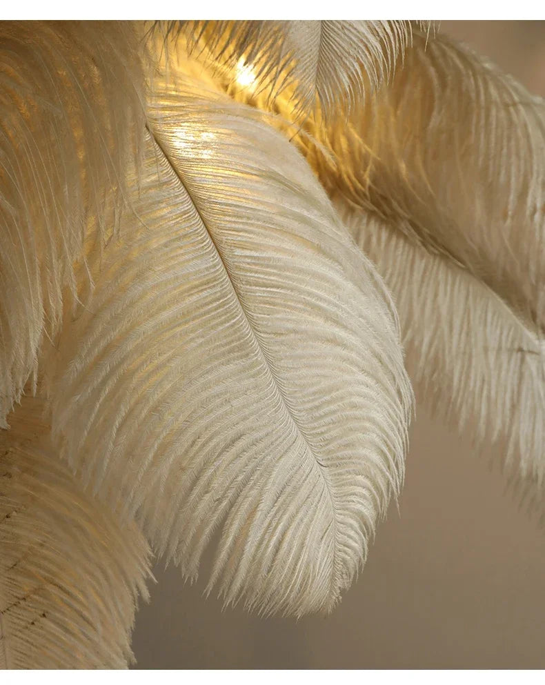 Lampadaire en Laiton et Plumes d'autruche